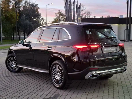 2026 Mercedes-Benz GLC 300 L II (X254), чёрный, 8880000 рублей, вид 3
