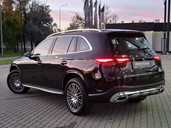 2026 Mercedes-Benz GLC 300 L II (X254), чёрный, 9120000 рублей - вид 2