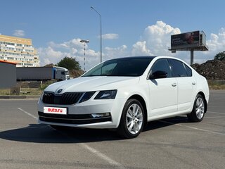 2018 Skoda Octavia III (A7) Рестайлинг, белый, 1820000 рублей, вид 1