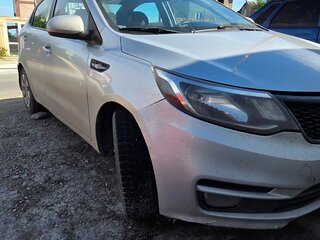 2015 Kia Rio III Рестайлинг, серебристый, 650000 рублей, вид 4