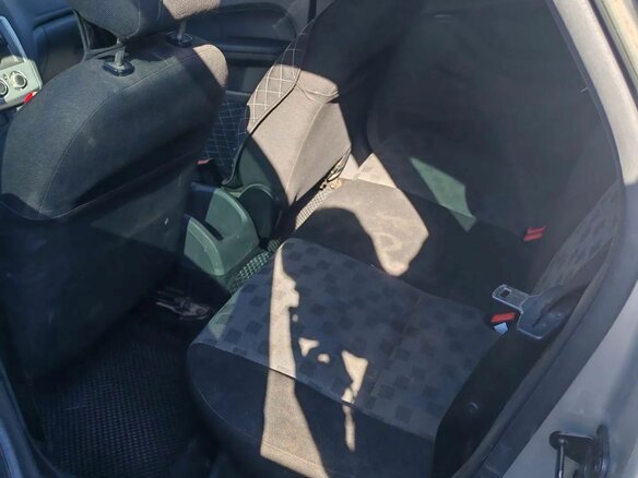 2005 Ford Focus I Рестайлинг, серебристый, 260000 рублей - вид 7