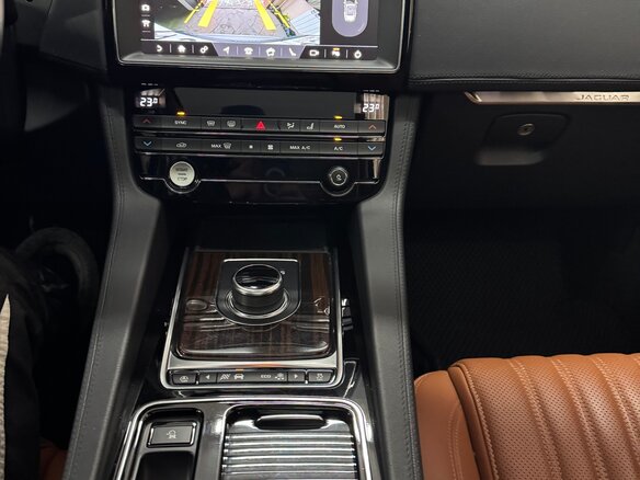 2018 Jaguar F-Pace I, серебристый, 4500000 рублей - вид 22