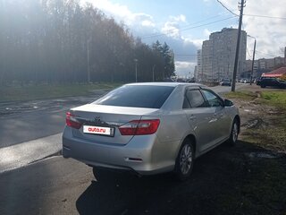 2013 Toyota Camry VII (XV50), серебристый, 1700000 рублей, вид 3