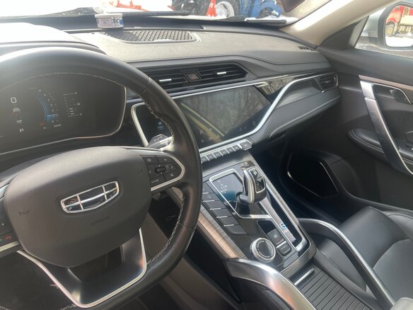 2023 Geely Atlas Pro, серебристый, 1399000 рублей - вид 4