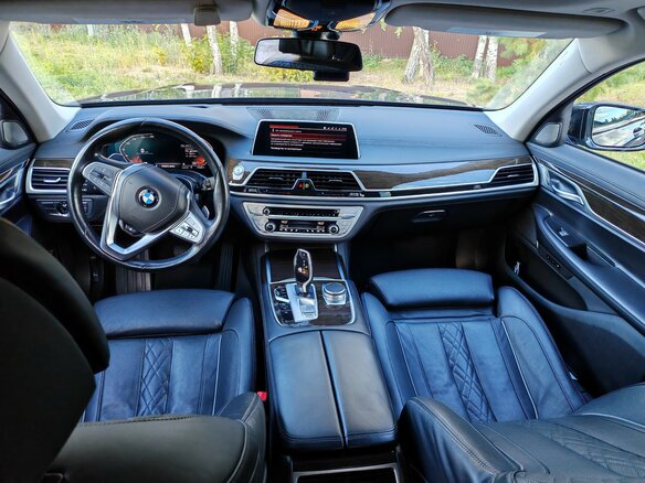 2021 BMW 7 серии 740i VI (G11/G12) Рестайлинг, чёрный, 5950000 рублей - вид 10