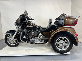 2013 Harley-Davidson Tri Glide, коричневый, 1599000 рублей, вид 2
