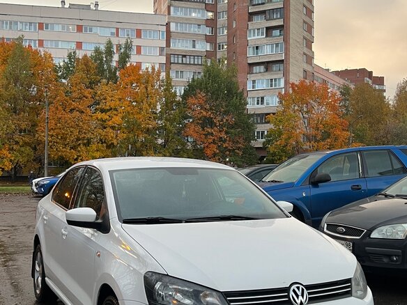 2013 Volkswagen Polo V, белый, 700000 рублей - вид 5