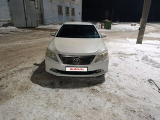 2012 Toyota Camry Japan Market VII (XV50), белый, 1350000 рублей, вид 2
