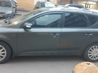 2010 Kia Ceed I Рестайлинг, серебристый, 600000 рублей, вид 3