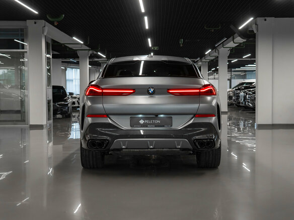 2024 BMW X6 M60i III (G06) Рестайлинг, серый, 17050000 рублей - вид 5