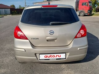 2010 Nissan Tiida I Рестайлинг, коричневый, 620000 рублей, вид 3