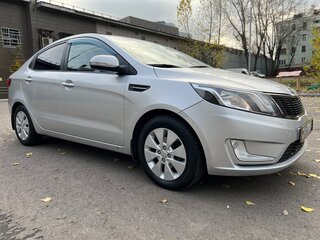 2011 Kia Rio 5-speed III, серебристый, 840000 рублей, вид 3