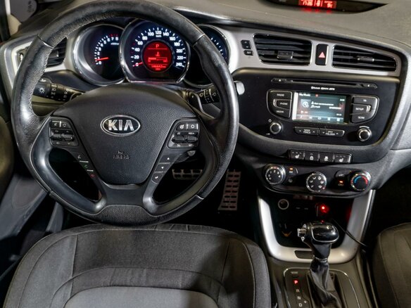 2013 Kia Ceed II, красный - вид 17
