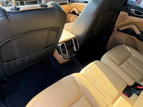 2014 Porsche Cayenne Diesel II Рестайлинг (958), коричневый, 4000000 рублей - вид 5