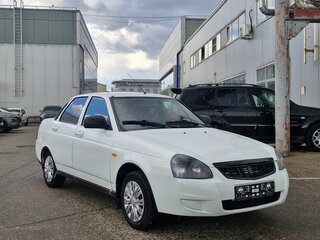 2017 Lada (ВАЗ) Priora I Рестайлинг, белый, 440000 рублей, вид 2
