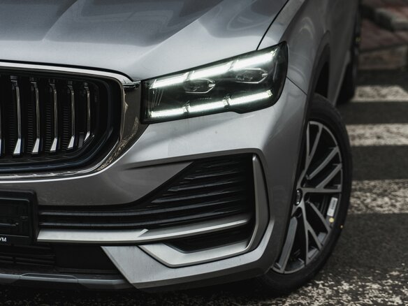 2026 Geely Monjaro I Рестайлинг, серебристый, 4553999 рублей - вид 3