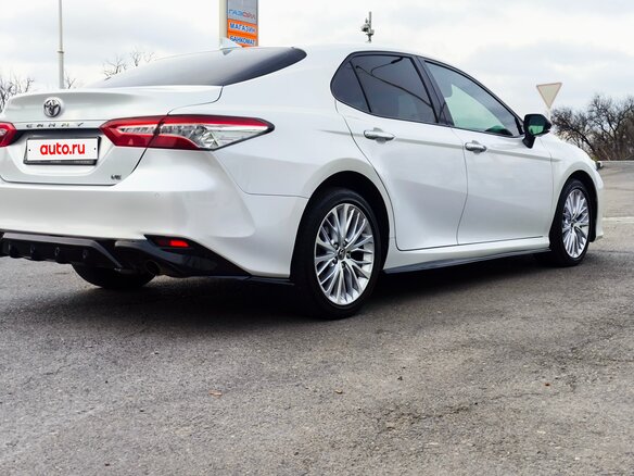2019 Toyota Camry VIII (XV70), белый, 3700000 рублей - вид 9