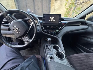 2022 Toyota Camry VIII (XV70) Рестайлинг, чёрный, 3260000 рублей, вид 5