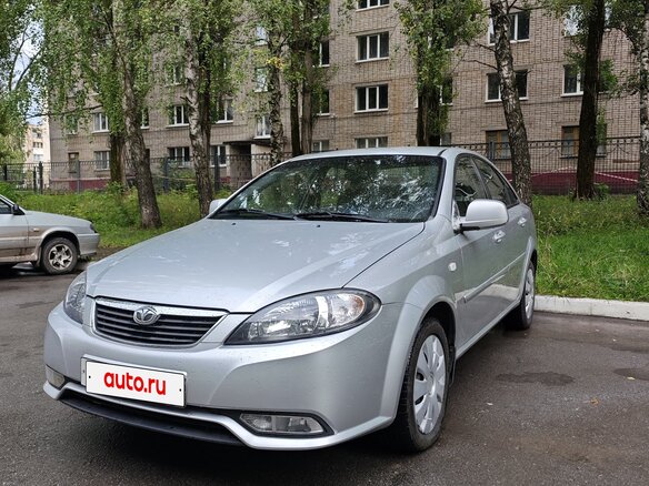 2014 Daewoo Gentra II, серебристый, 550000 рублей