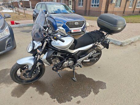 2011 Suzuki SFV 650 Gladius, серебристый, 420000 рублей, вид 2