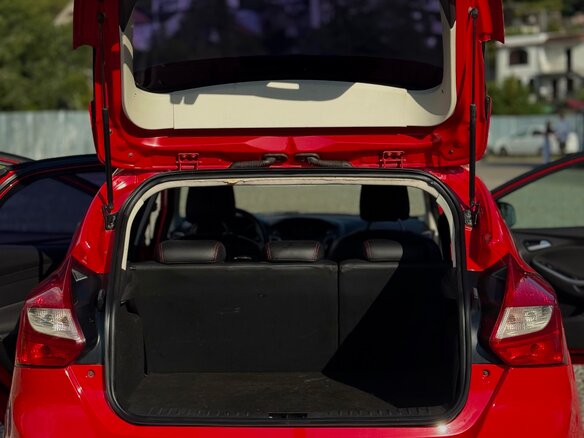 2013 Ford Focus III, красный, 800000 рублей - вид 14