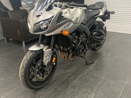 2011 Yamaha FZ1, серебристый, 750000 рублей, вид 1