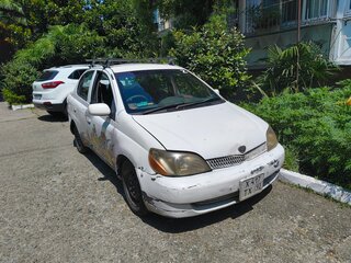 2002 Toyota Platz, белый, 170000 рублей, вид 1