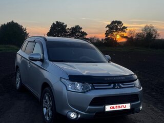2013 Mitsubishi Outlander III, серебристый, 1460000 рублей, вид 4