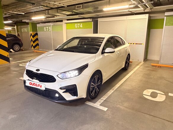 2021 Kia K3 II, белый - вид 2