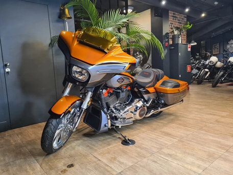 2026 Harley-Davidson CVO Street Glide, оранжевый, 6840000 рублей, вид 2