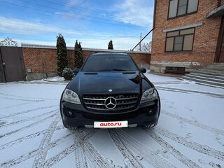 2005 Mercedes-Benz M-Класс 500 II (W164), чёрный, 1150000 рублей, вид 1