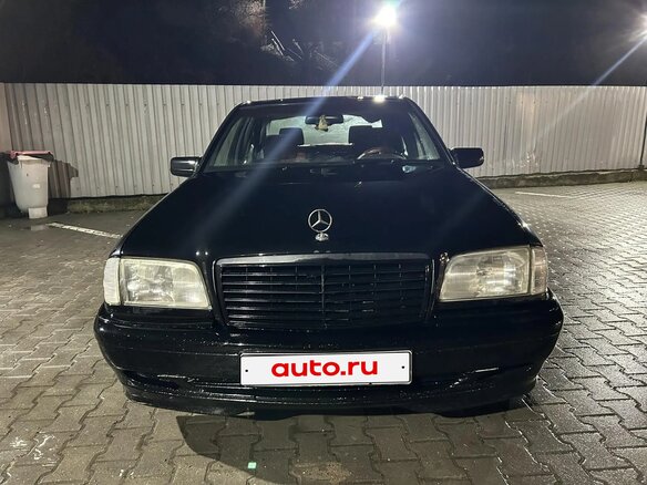 1996 Mercedes-Benz C-Класс 180 I (W202), чёрный, 370000 рублей - вид 2
