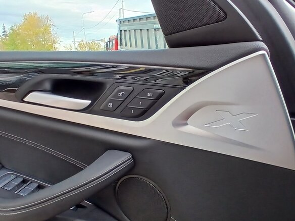 2022 BMW X4 20i II (G02) Рестайлинг, белый, 5595000 рублей - вид 14