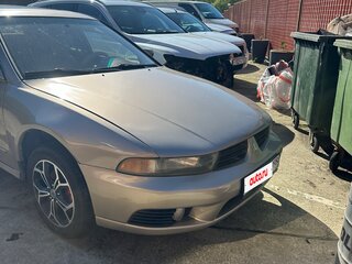 2002 Mitsubishi Galant VIII Рестайлинг, золотистый, 350000 рублей, вид 3