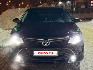 2015 Toyota Camry VII (XV50) Рестайлинг, чёрный, 1700000 рублей, вид 2