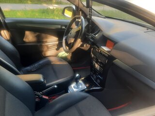2011 Opel Astra H Рестайлинг, белый, 580000 рублей, вид 5