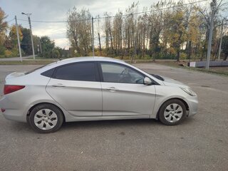 2013 Hyundai Solaris I, серебристый, 400000 рублей, вид 3