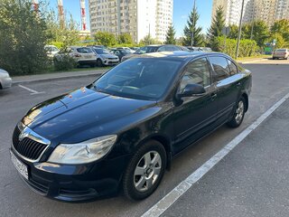 2011 Skoda Octavia II (A5) Рестайлинг, чёрный, 850000 рублей, вид 1