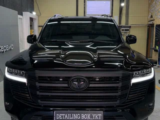 2023 Toyota Land Cruiser 300 Series, чёрный, 9500000 рублей, вид 3