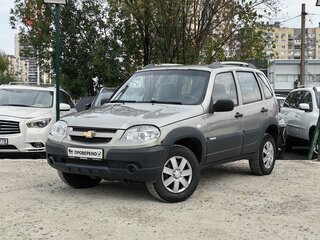 2013 Chevrolet Niva I Рестайлинг, бежевый, 299000 рублей, вид 1