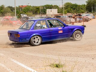 1985 BMW 3 серии 316 II (E30), красный, 500000 рублей, вид 3
