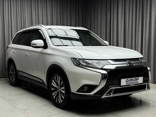 2019 Mitsubishi Outlander III Рестайлинг 3, белый, 2149000 рублей, вид 3