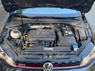 2018 Volkswagen Golf GTI VII Рестайлинг, чёрный, 2360000 рублей, вид 4