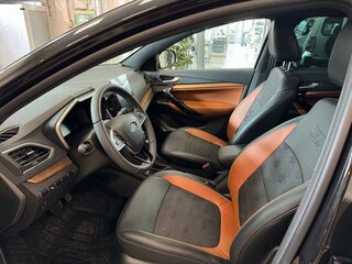 2026 Lada (ВАЗ) Vesta SW Cross I Рестайлинг (NG), чёрный, 2228489 рублей, вид 3
