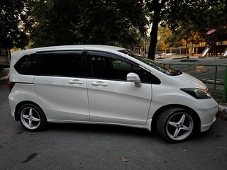 2009 Honda Freed I, белый, 920000 рублей, вид 5
