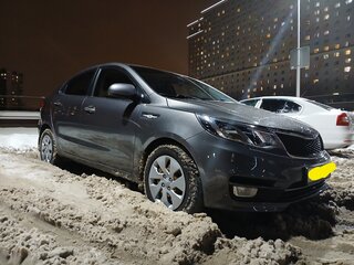 2015 Kia Rio III Рестайлинг, серый, 937000 рублей, вид 3