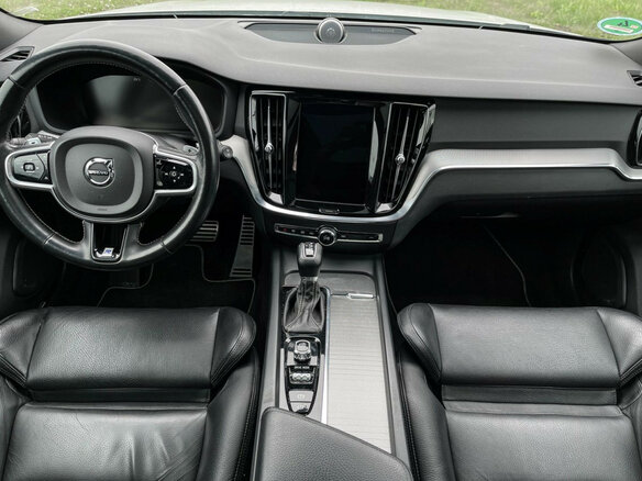 2018 Volvo V60 II, белый - вид 11
