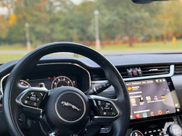2024 Jaguar F-Pace I Рестайлинг, чёрный, 4000000 рублей - вид 8