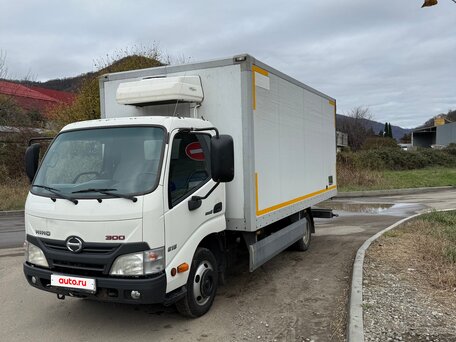 2015 Hino Series 300 (Dutro), белый, 2800000 рублей, вид 2