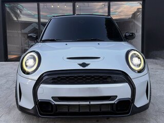 2023 Mini Hatch Cooper III (F55/F56) Рестайлинг 2, серебристый, 2440000 рублей, вид 3
